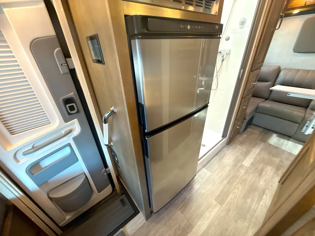 2024 Tiffin Wayfarer 25 RLW, Photos photo 8