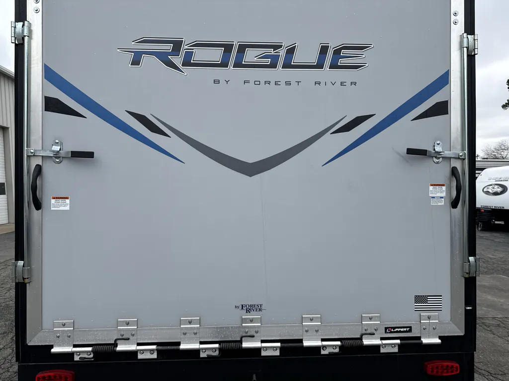 2022 Forest River Vengeance Rogue 26V, Photos photo 7