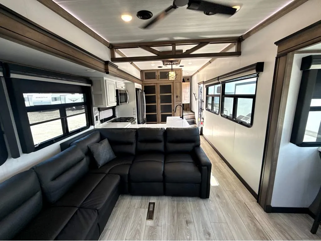 2024 Keystone Montana 3531RE, Photos photo 15