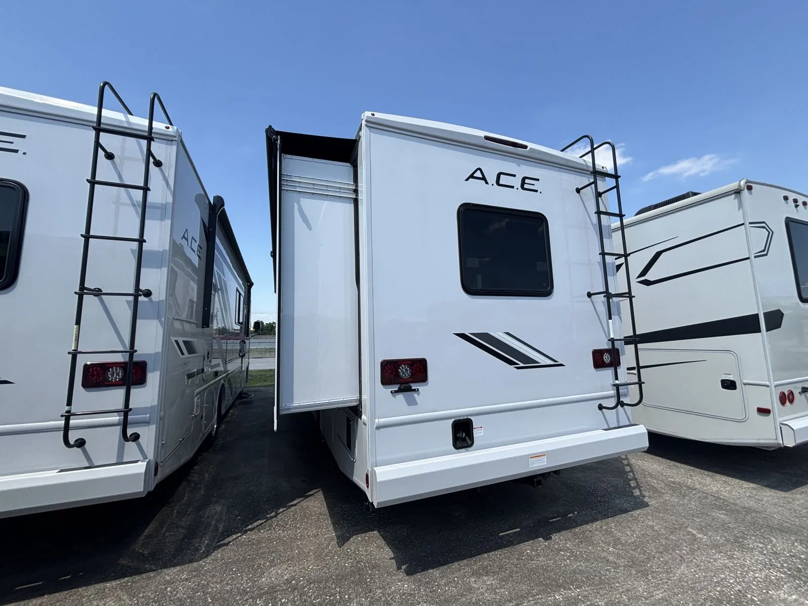 2026 Thor Motor Coach A.C.E 32B - Photo 4