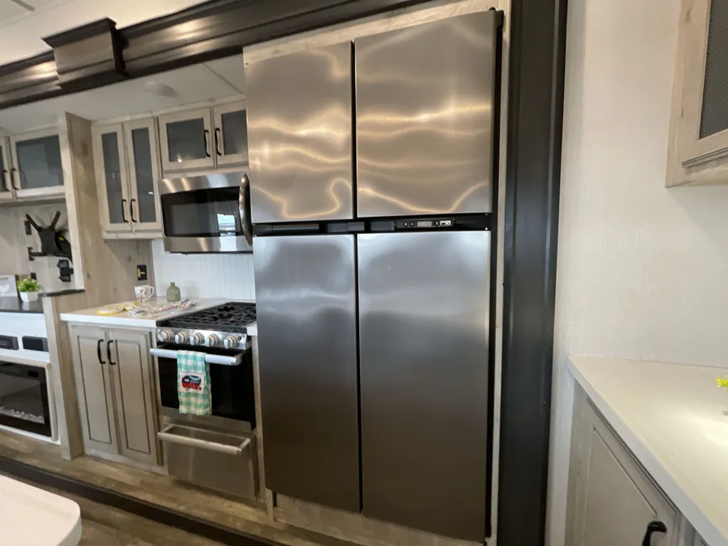 2023 Keystone Avalanche 390DS, Photos photo 8