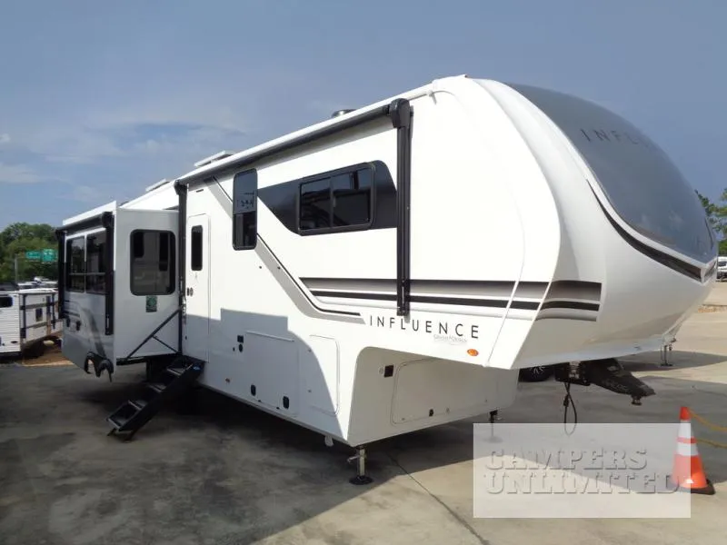 2026 Grand Design Influence 3003RL - Photo 2