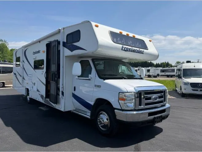 2009 Coachmen Freelander 3150SS - Main photo