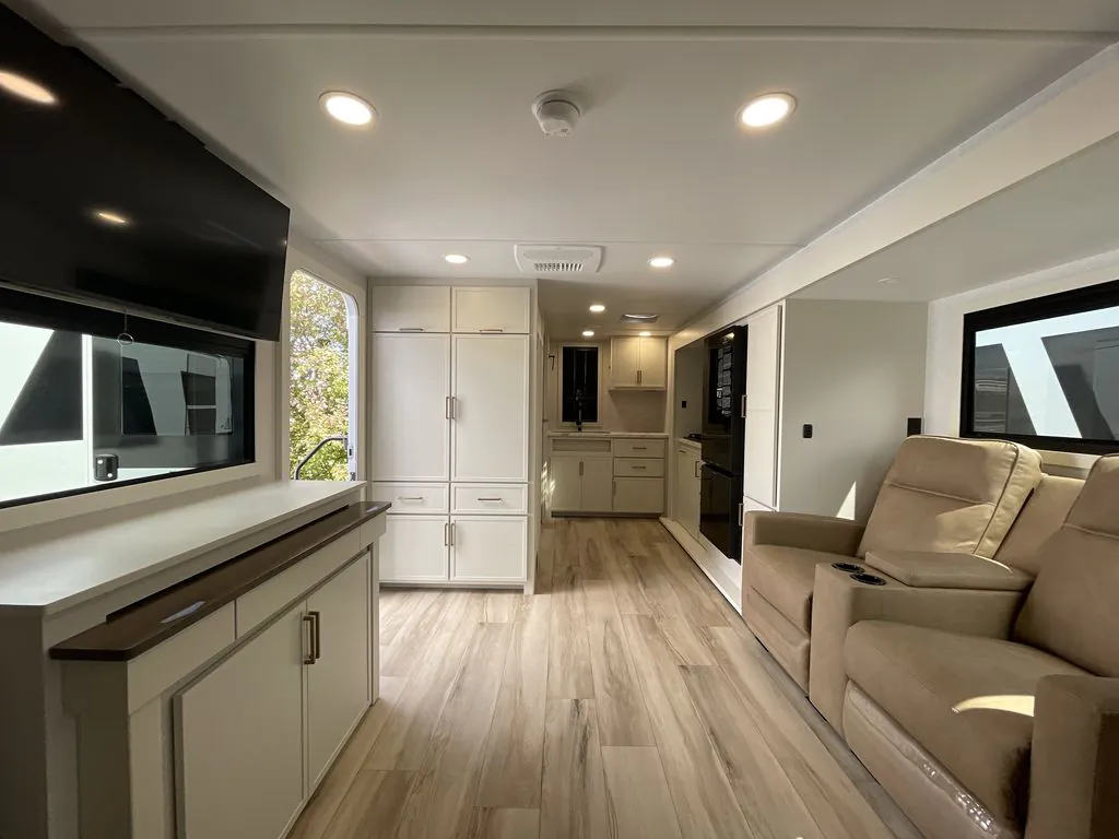 2026 Brinkley Model Ix 23X, Photos photo 8
