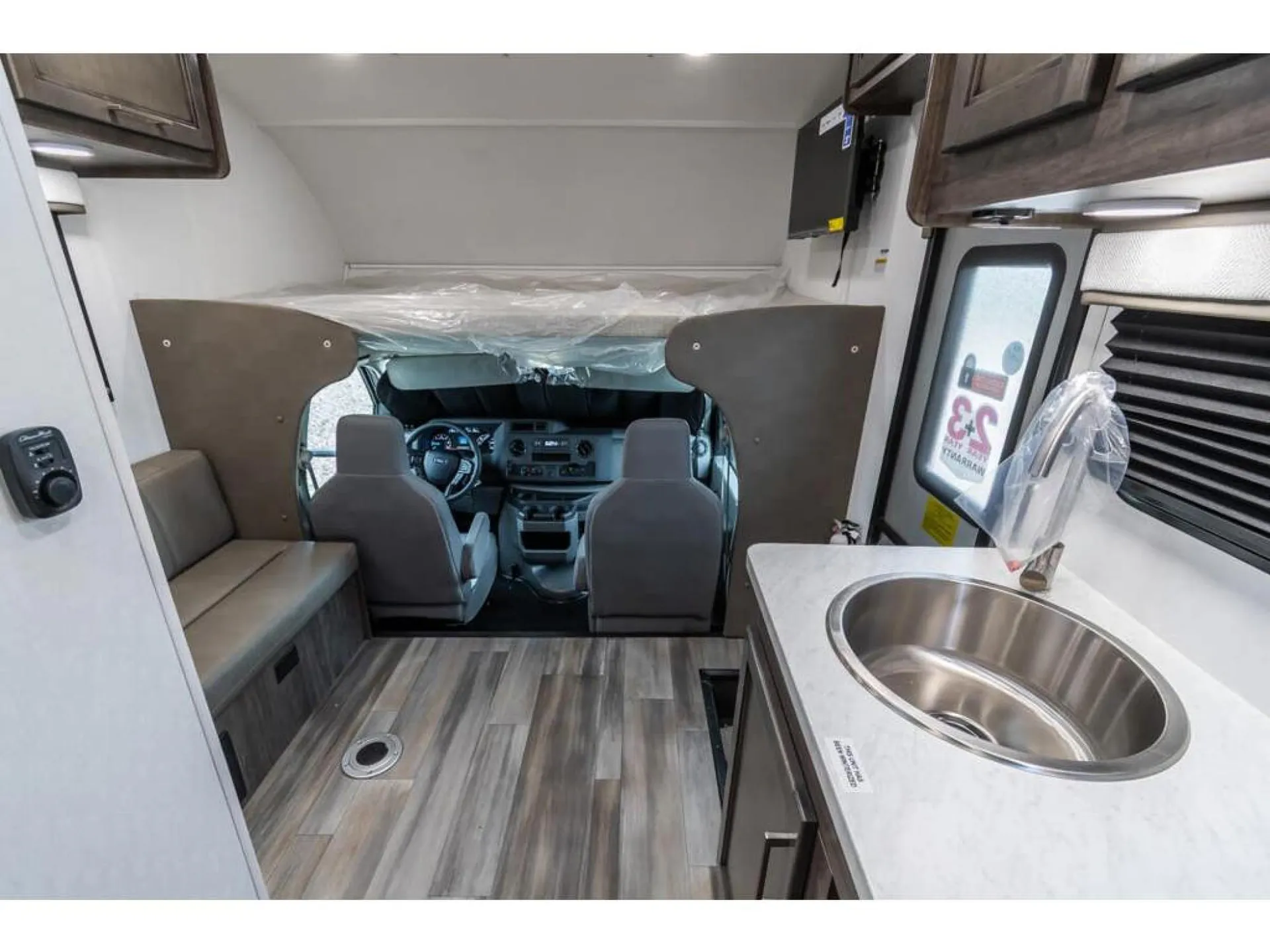 2026 Entegra Coach Odyssey SE 22TF - Photo 3