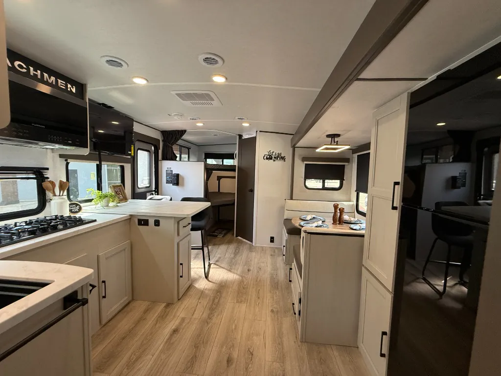 2027 Coachmen American Spirit 2457BH - Photo 4