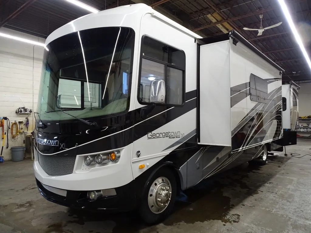 2017 Forest River Georgetown 378TS - Photo 3
