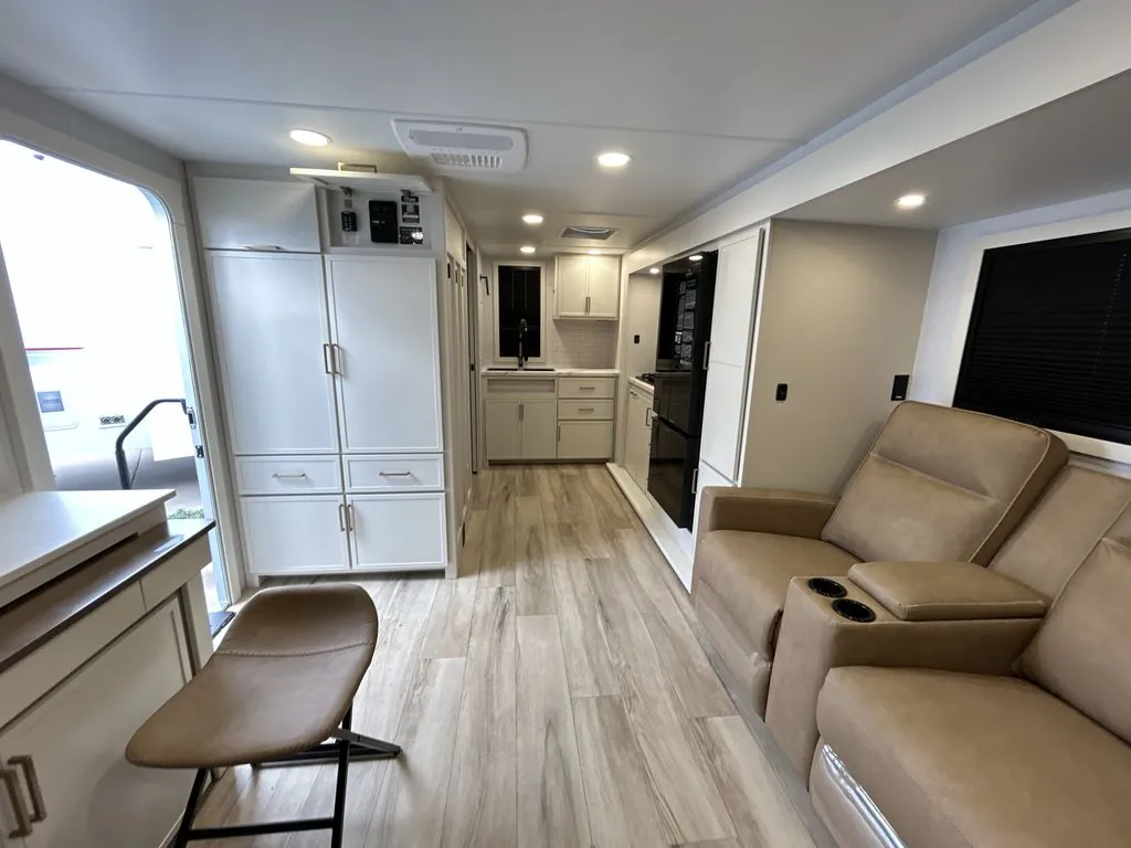 2026 Brinkley Model Ix 23X, Photos photo 18