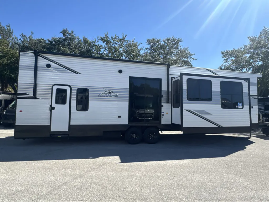 2026 Jayco Jay Flight Bungalow 404LOFT DS, Photos photo 3