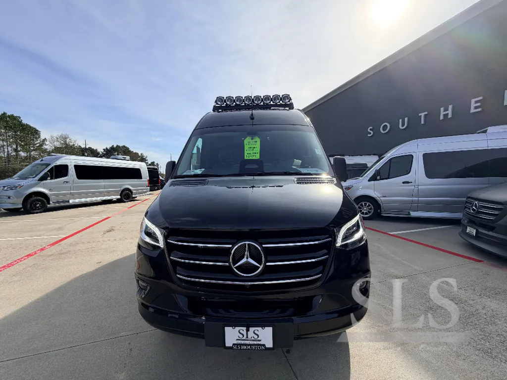2026 Midwest Automotive Designs Luxe Cruiser D4, Photos photo 11