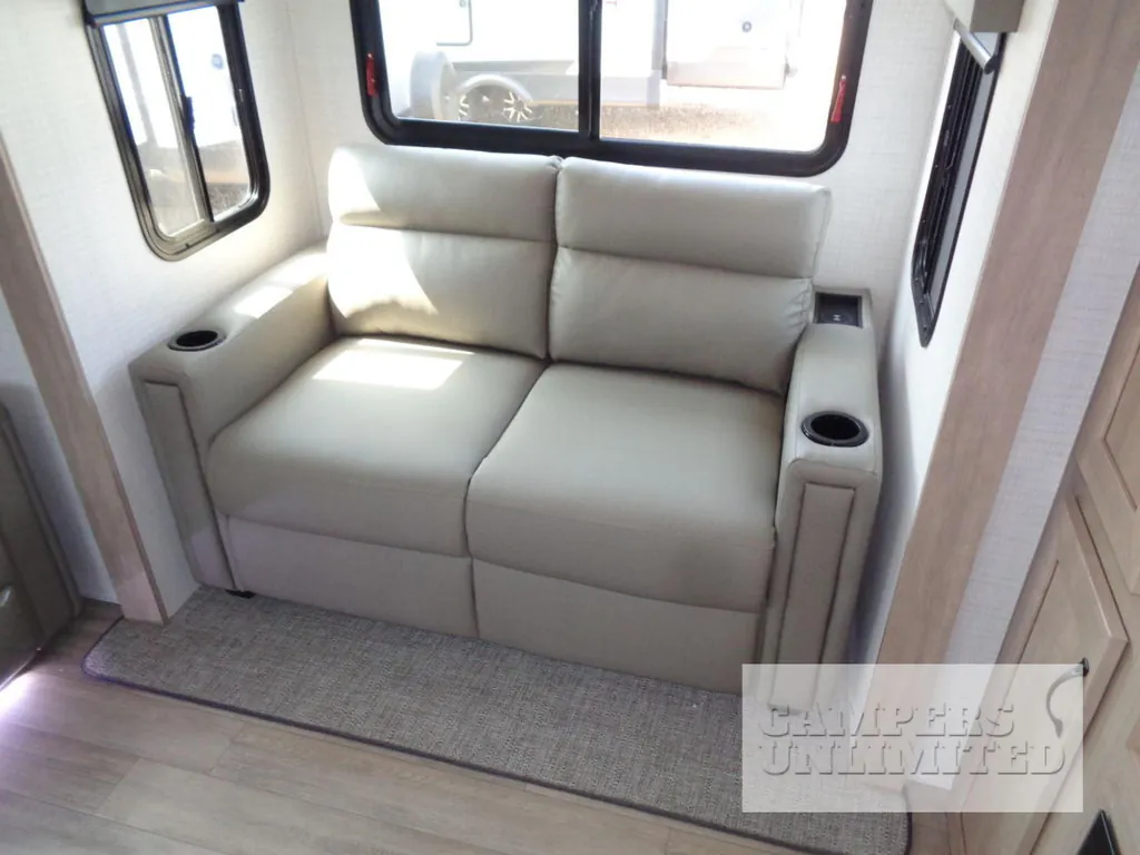 2026 Forest River Solaire 3060RKTS, Photos photo 10