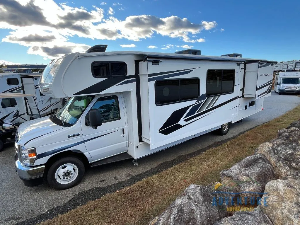 2026 Coachmen Leprechaun 319MB - Ford 450 - Photo 2