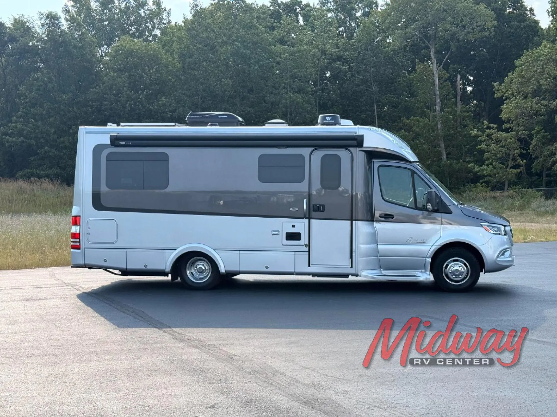 2021 Regency Ultra Brougham 25TBS - Photo 2