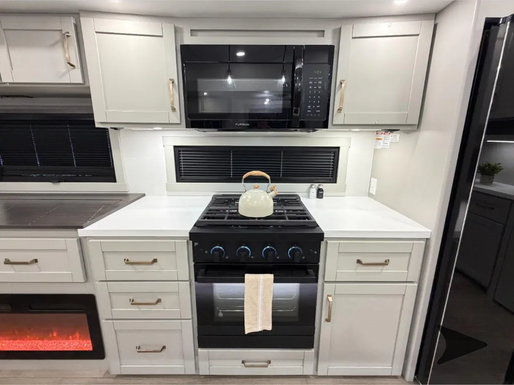 2025 Brinkley Model Z 3100, Photos photo 30