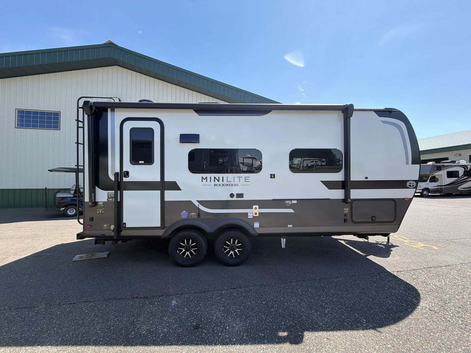 2027 Forest River Rockwood Mini Lite 2109S — campside