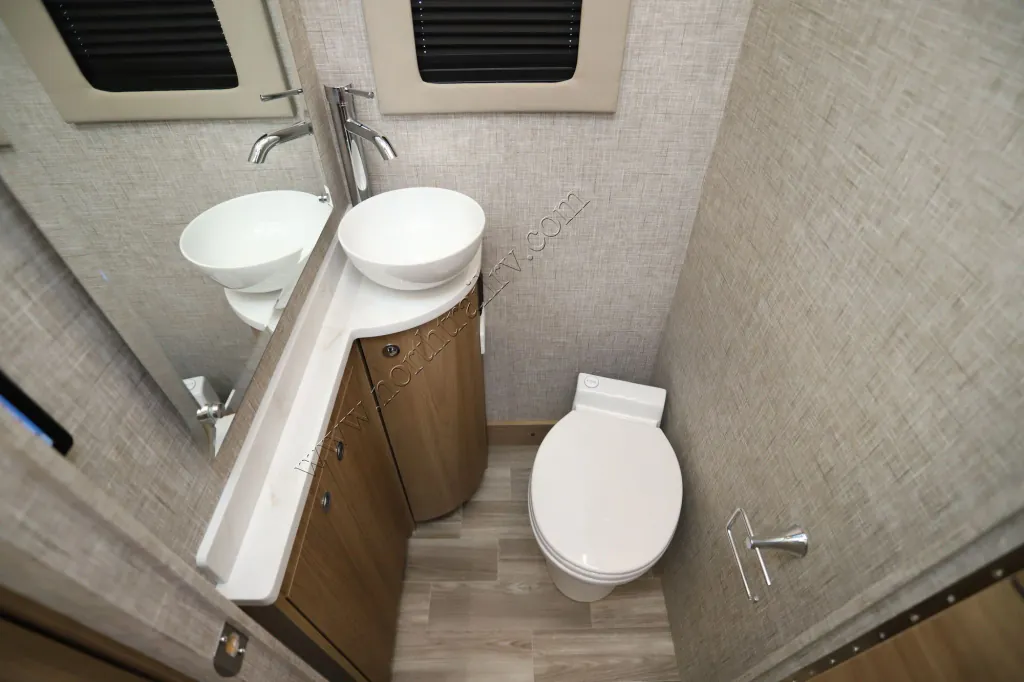 2026 Tiffin Wayfarer 25 XLW, Photos photo 10