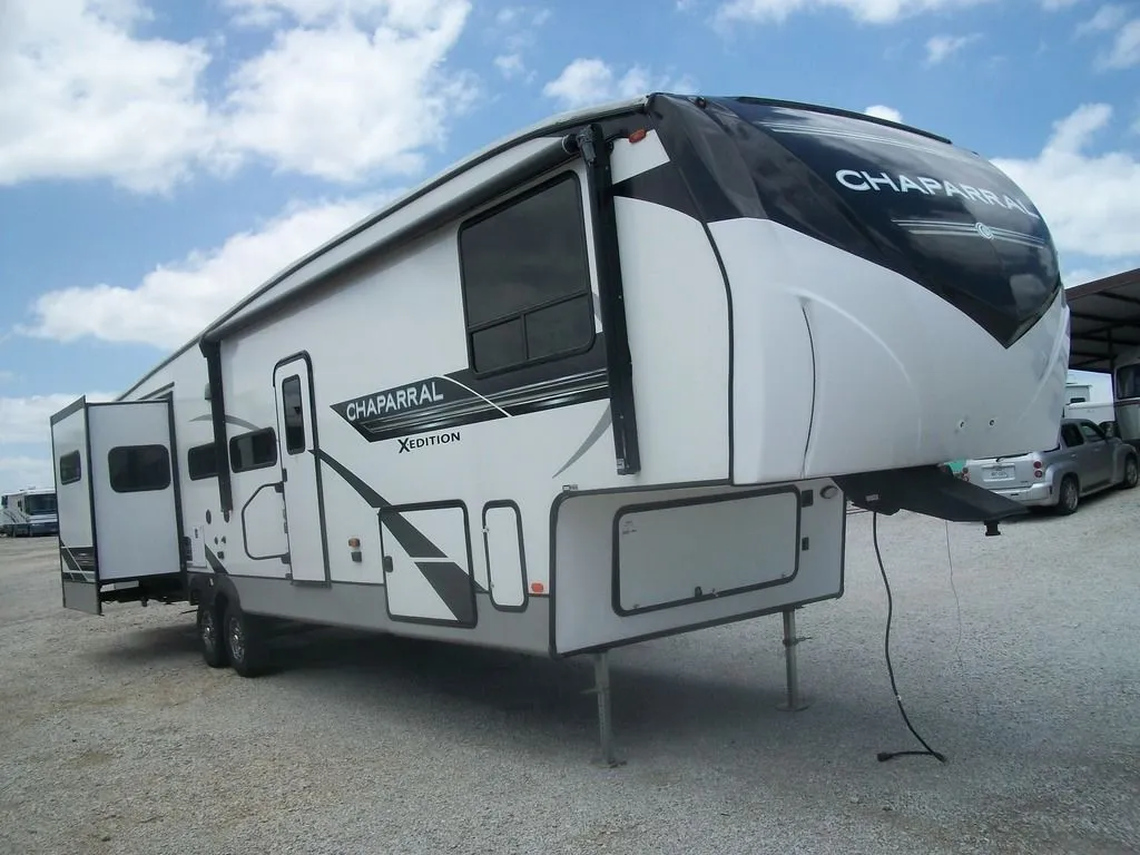 2022 Coachmen Chaparral 355FBX - Photo 4