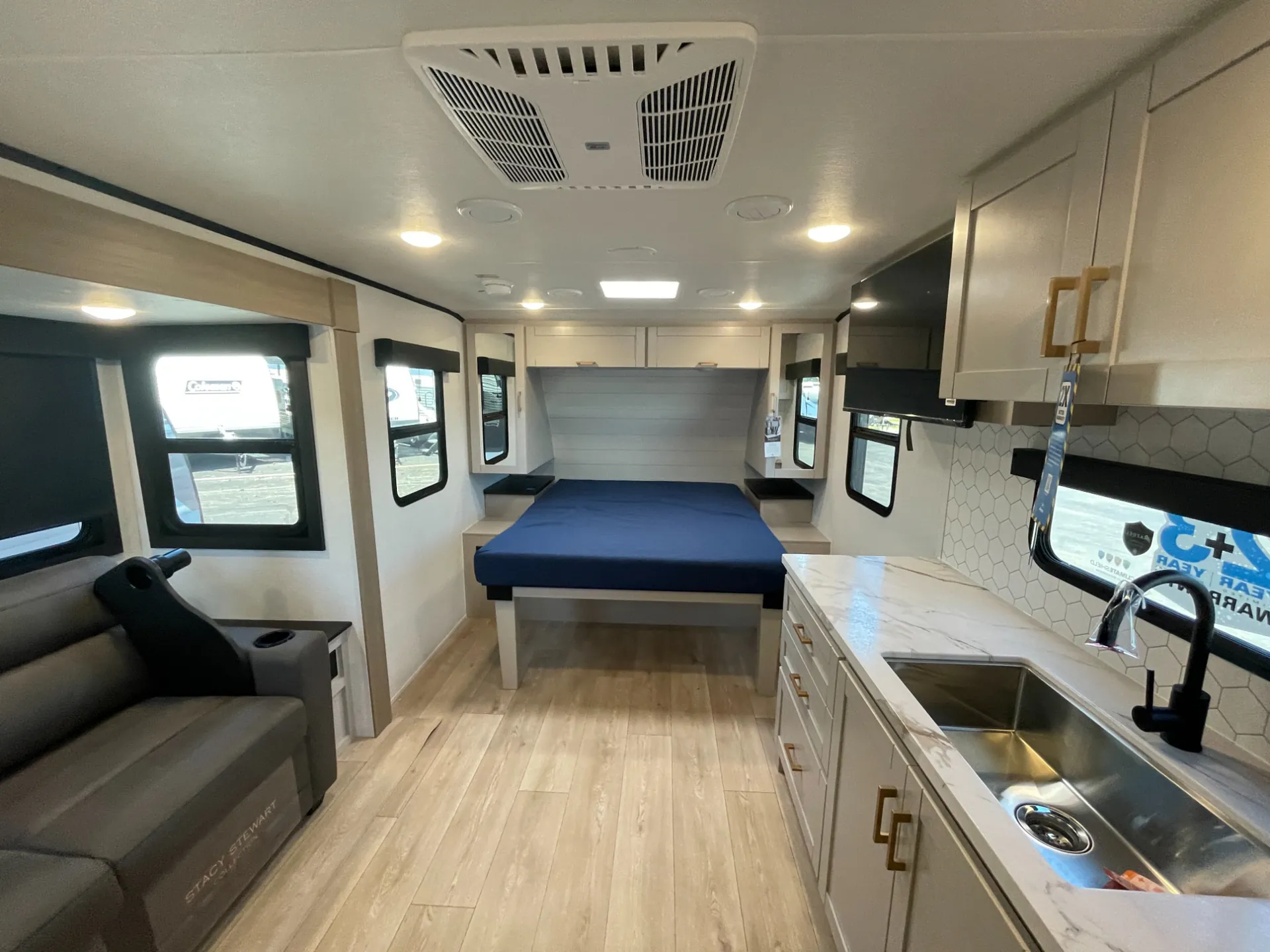 2027 Jayco Jay Feather 18RBF - Photo 3