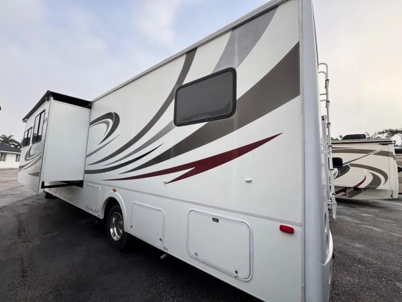 2011 Coachmen Mirada 34BH - Photo 4
