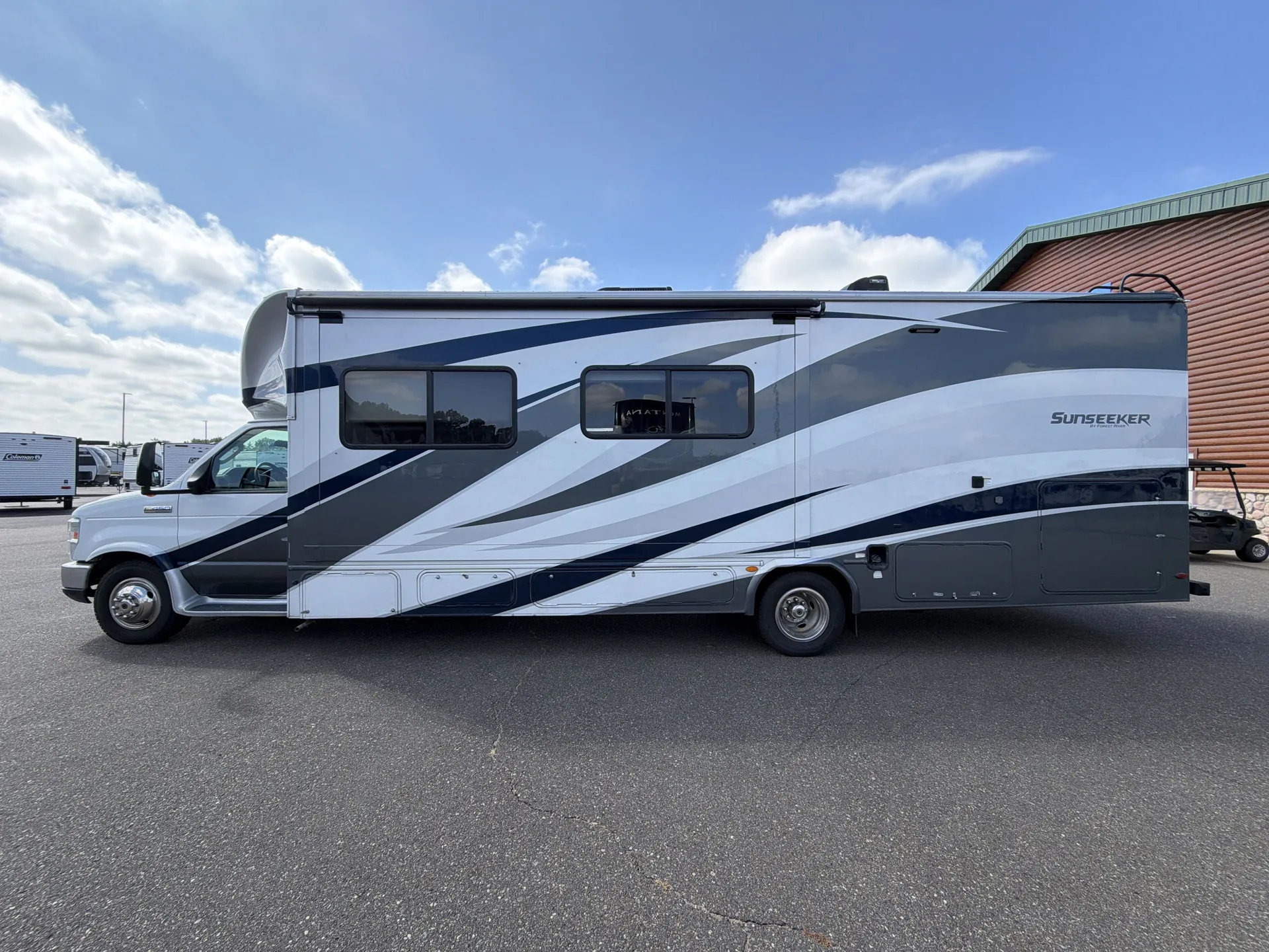 2018 Forest River Sunseeker 3010DS — off campside
