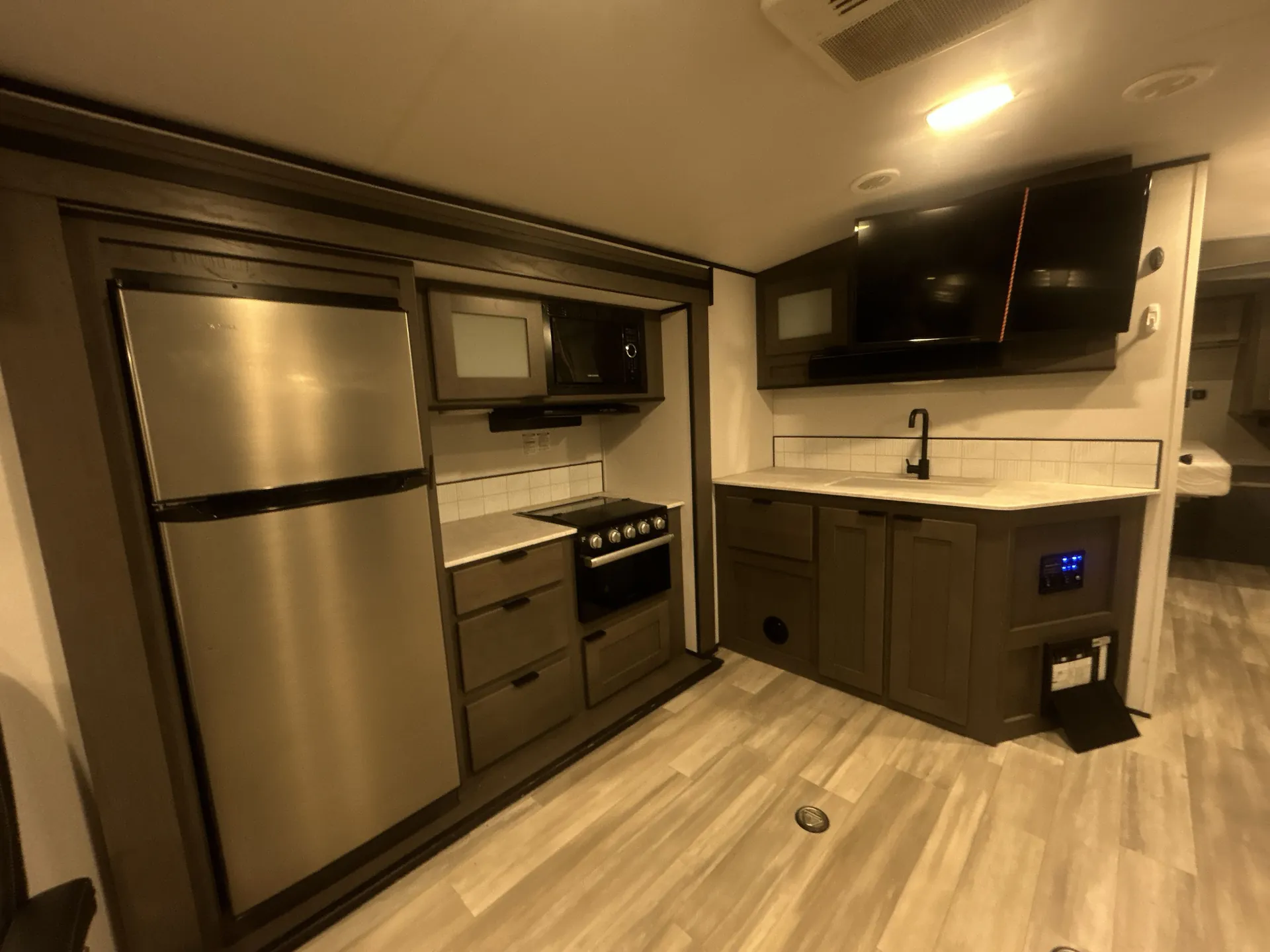 2021 Cruiser RV MPG 2700TH — living area main