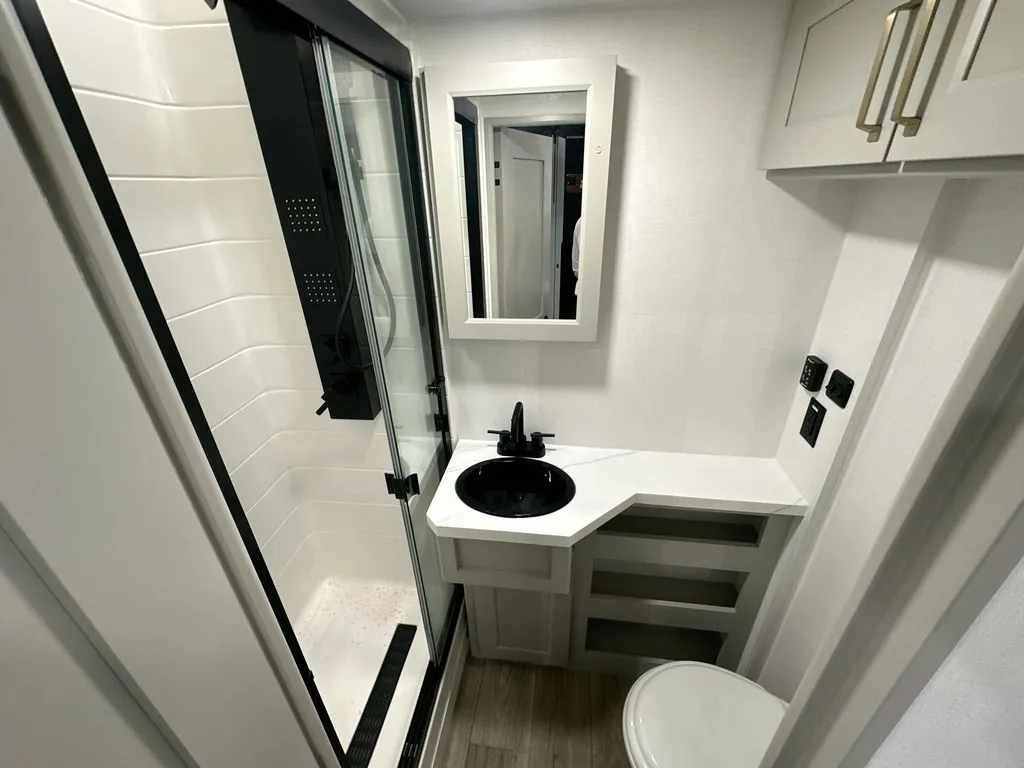 2026 Brinkley Model G 3970, Photos photo 27