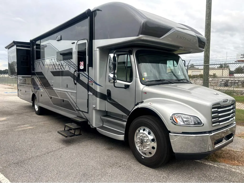 2026 Entegra Coach Accolade 37K - Photo 2