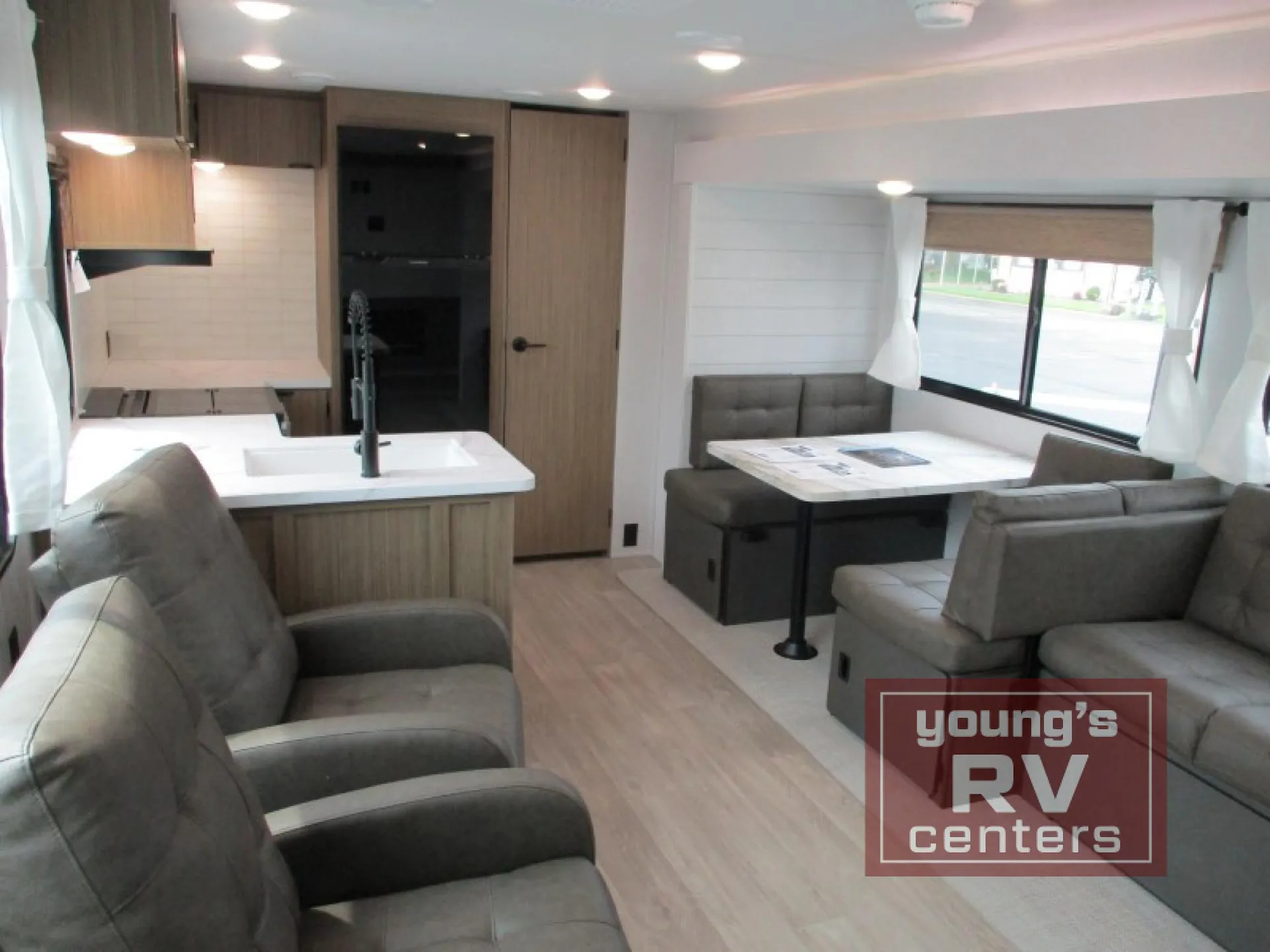 2027 Forest River Salem 27RK — Photo 6