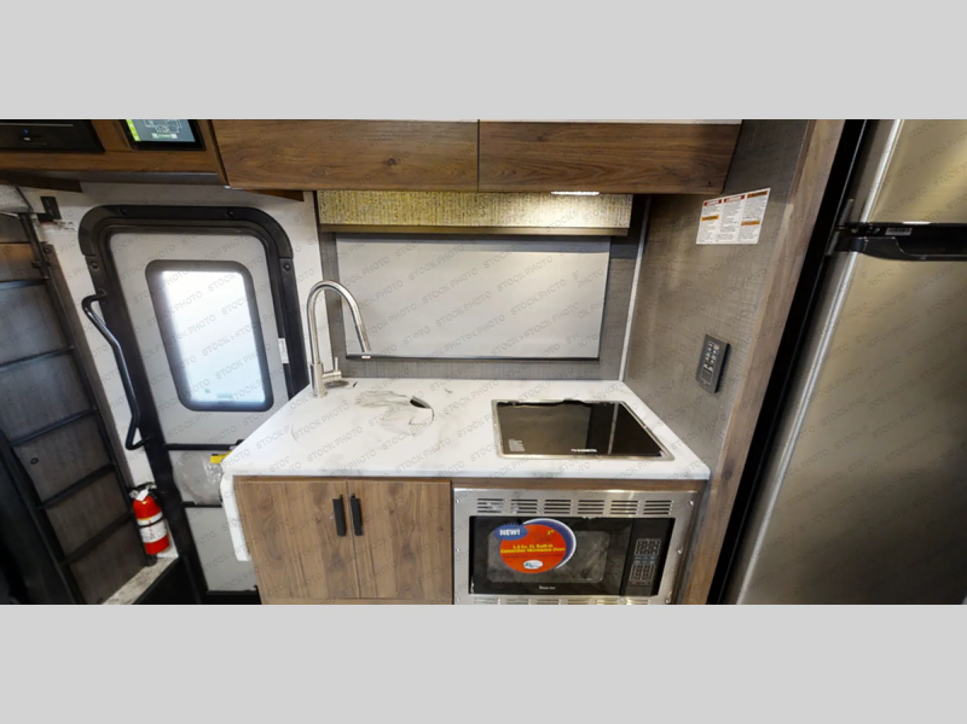 2022 Forest River Sunseeker MBS 2400B - Photo 4