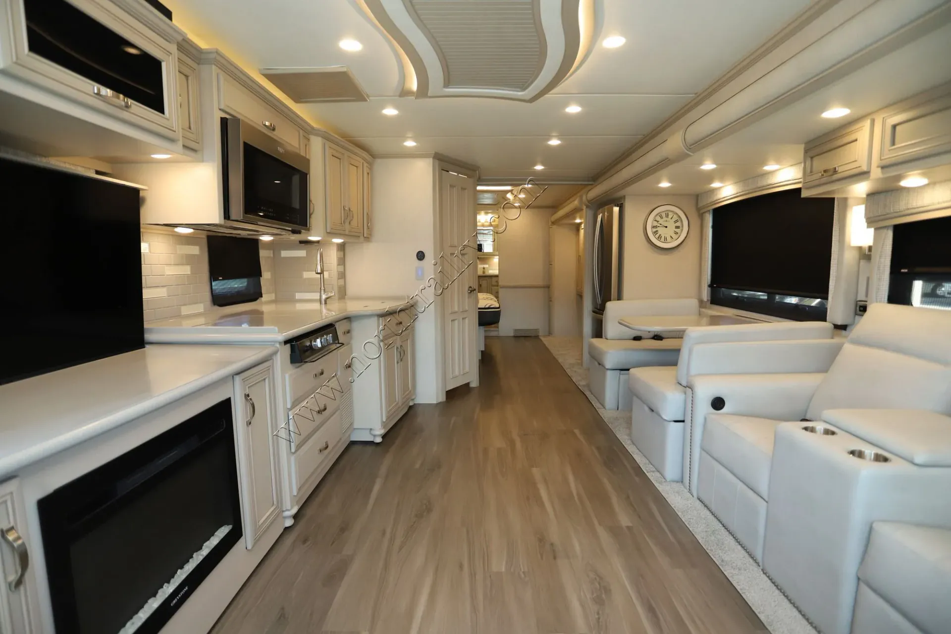 2023 Newmar Kountry Star 3709 - Photo 4