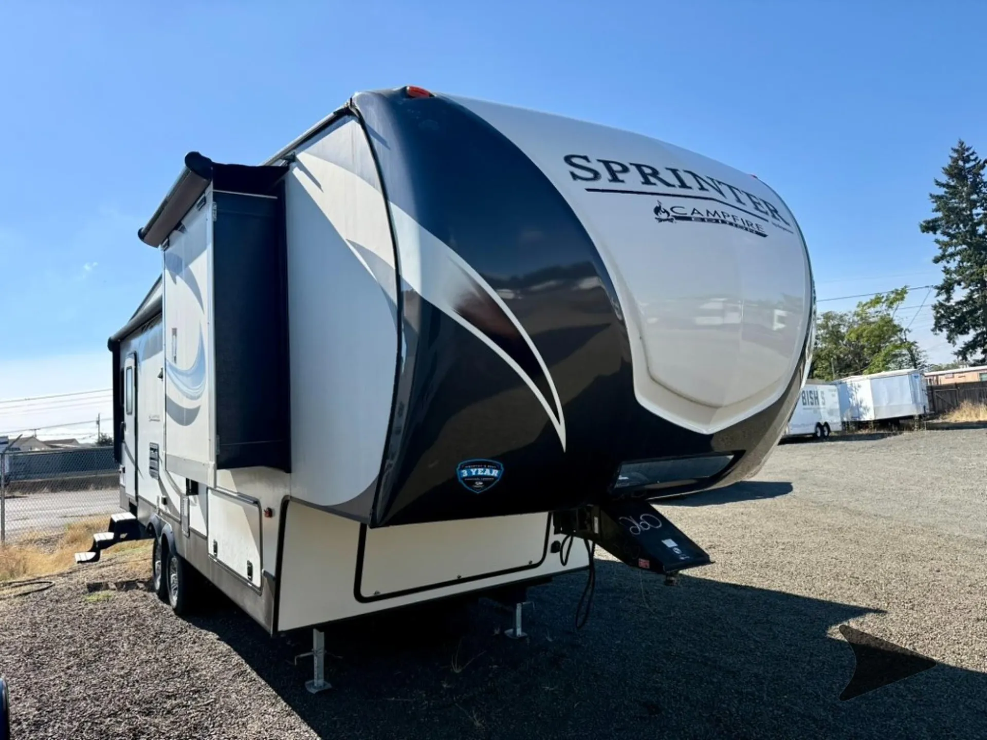 2019 Keystone Sprinter Campfire 26FWRL - Photo 2