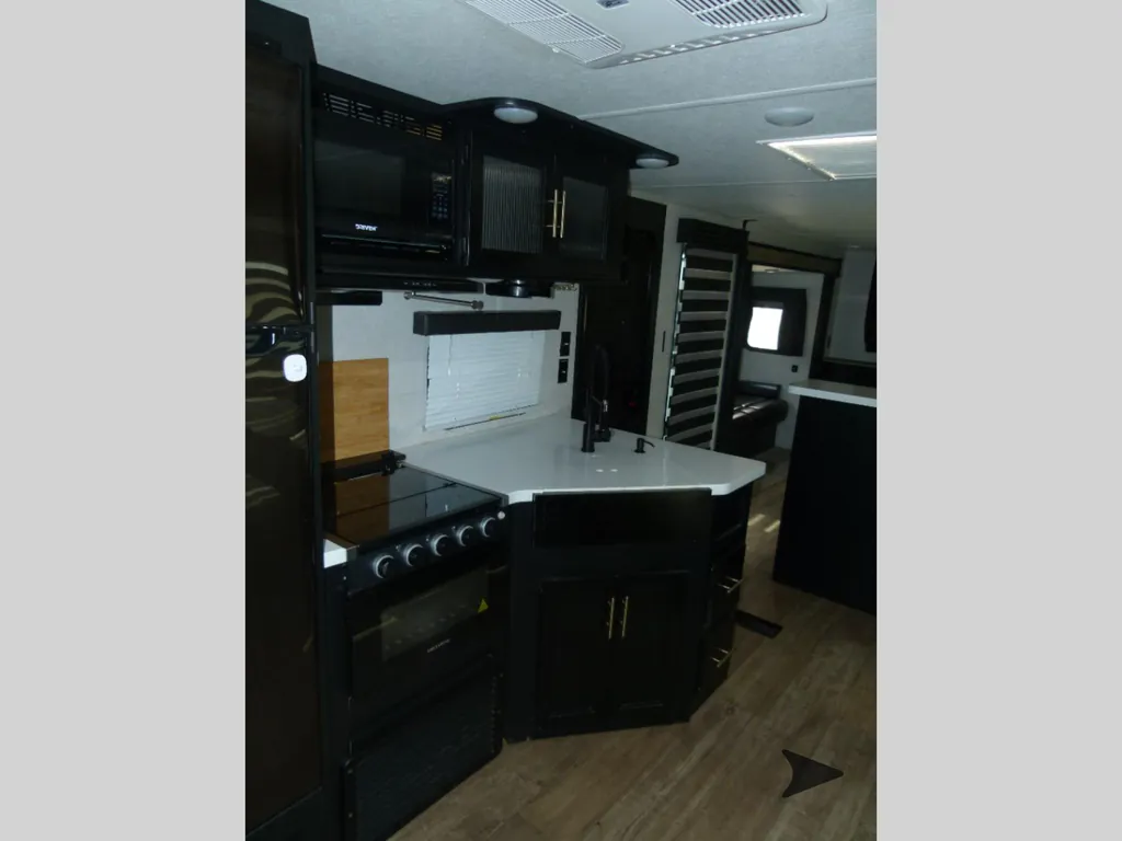 2021 Forest River Cherokee 306MM, Photos photo 17
