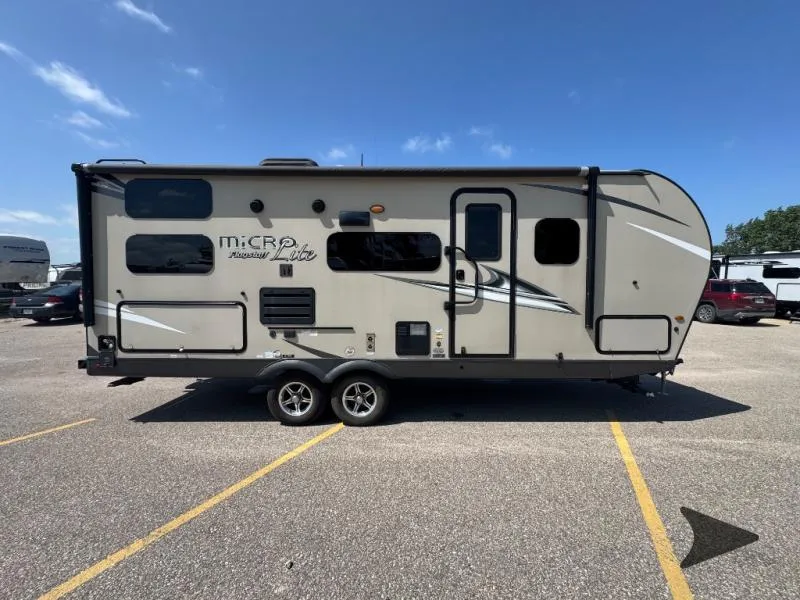 2020 Forest River RV Flagstaff 25BDRS - Photo 4