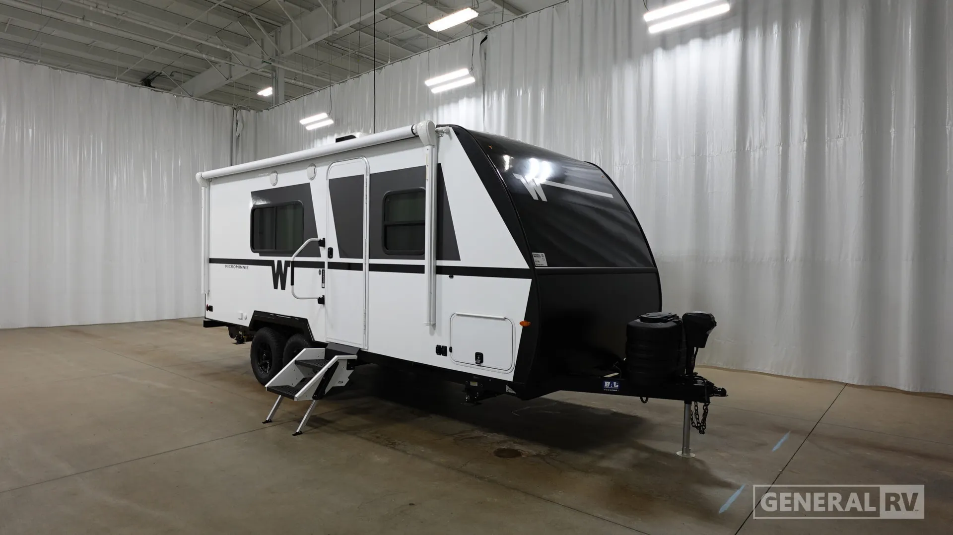 2027 Winnebago Micro Minnie 2000TRB - Photo 2