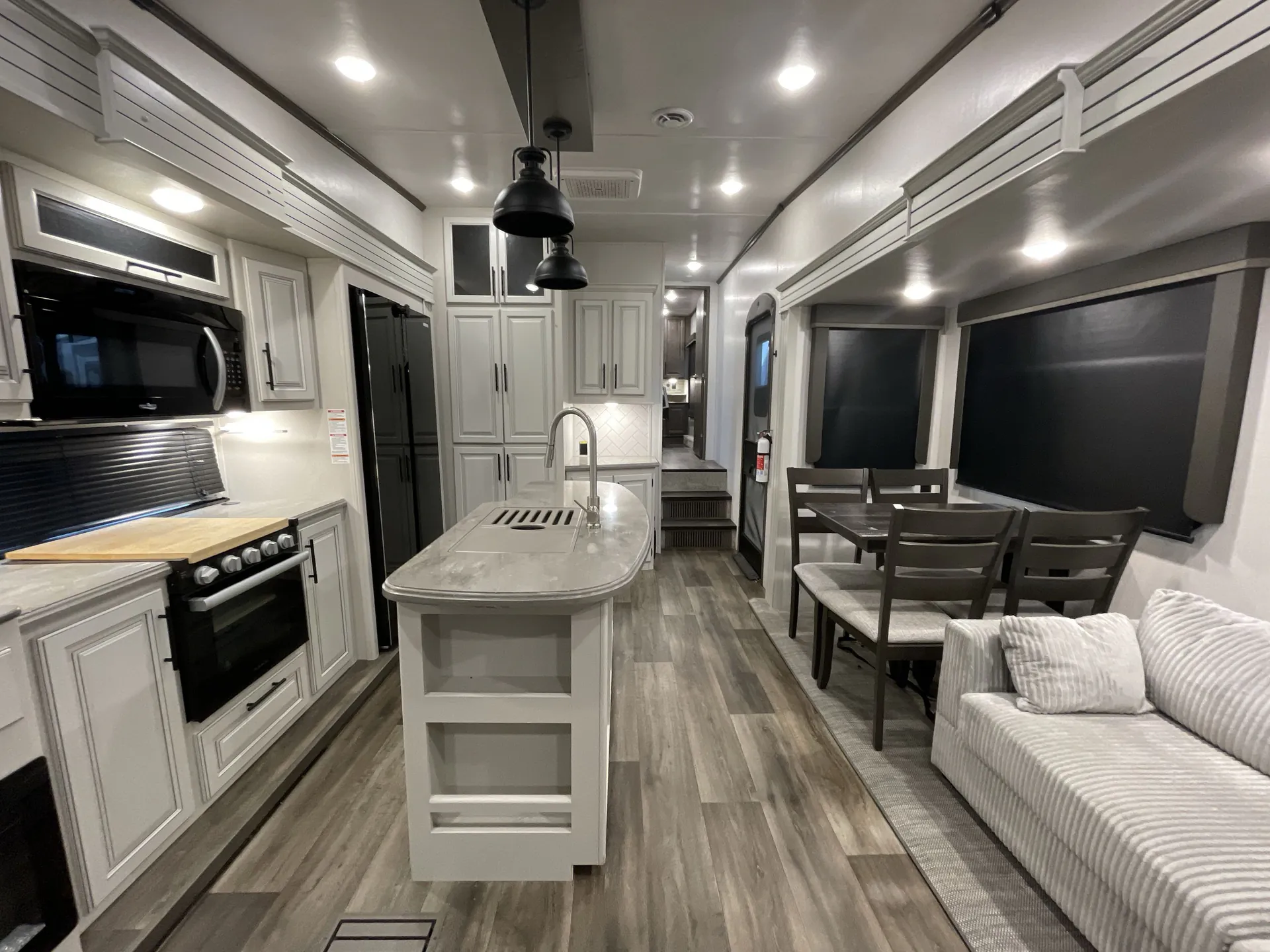 2023 Keystone Cougar 290RLS — living area main