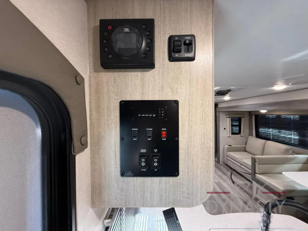 2026 Coachmen Catalina Legacy Edition 273DBHCK, Photos photo 31