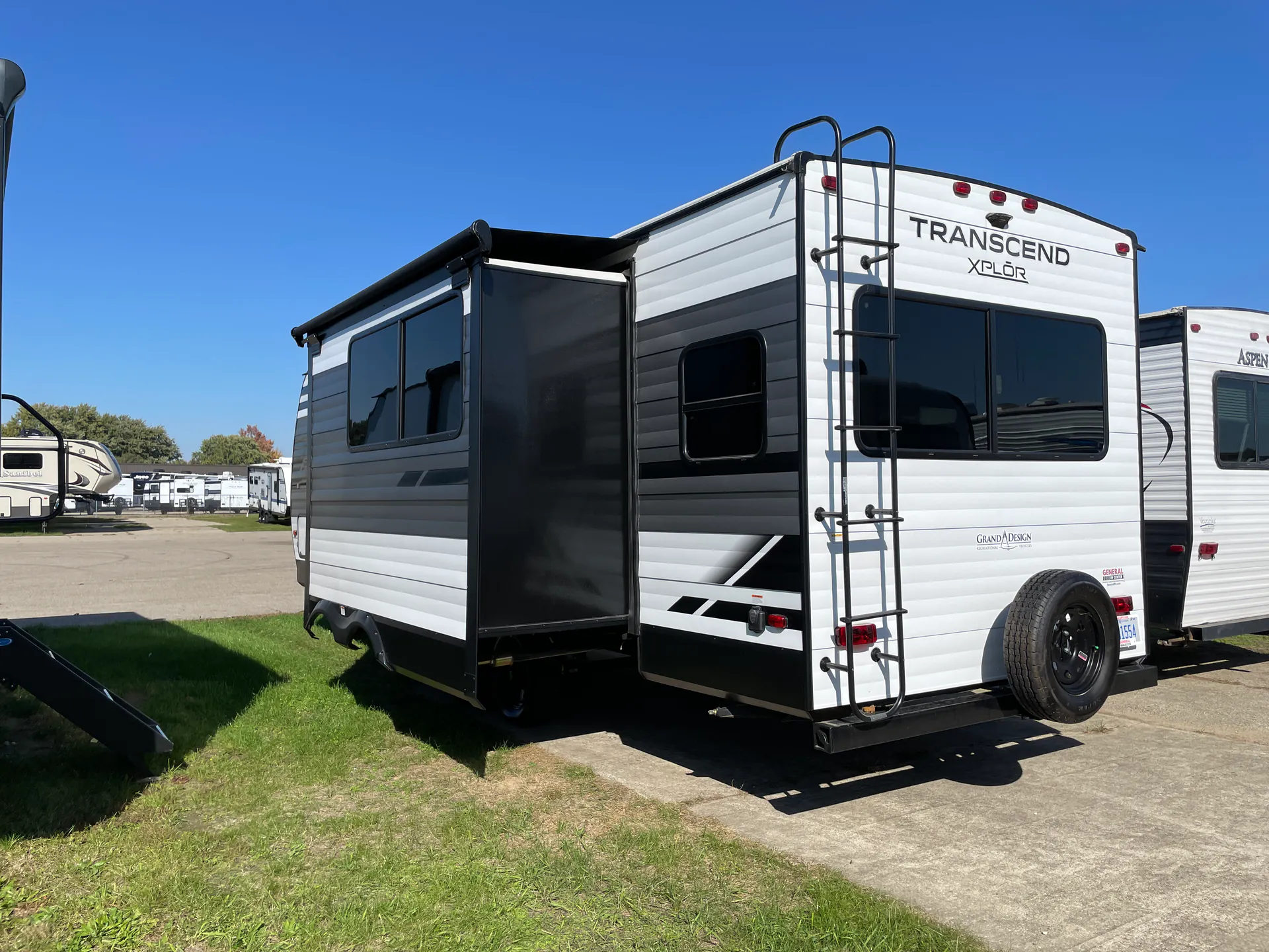 2021 Grand Design Transcend Xplor 245RL - Photo 4