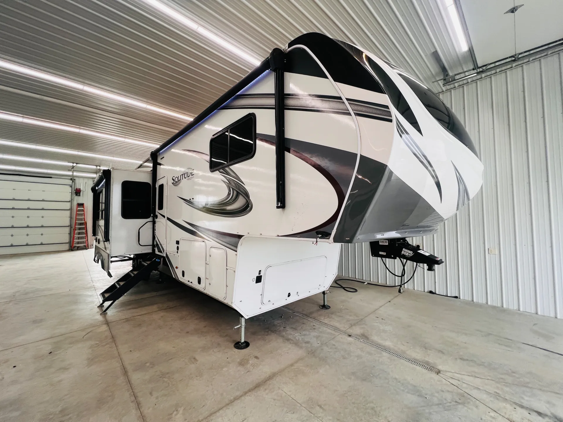 2022 Grand Design Solitude S-Class 3950BH - Photo 2