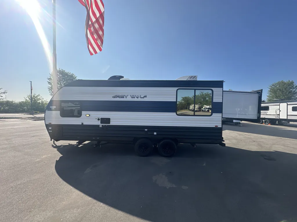 2023 Forest River Cherokee Grey Wolf 19SM, Photos photo 5