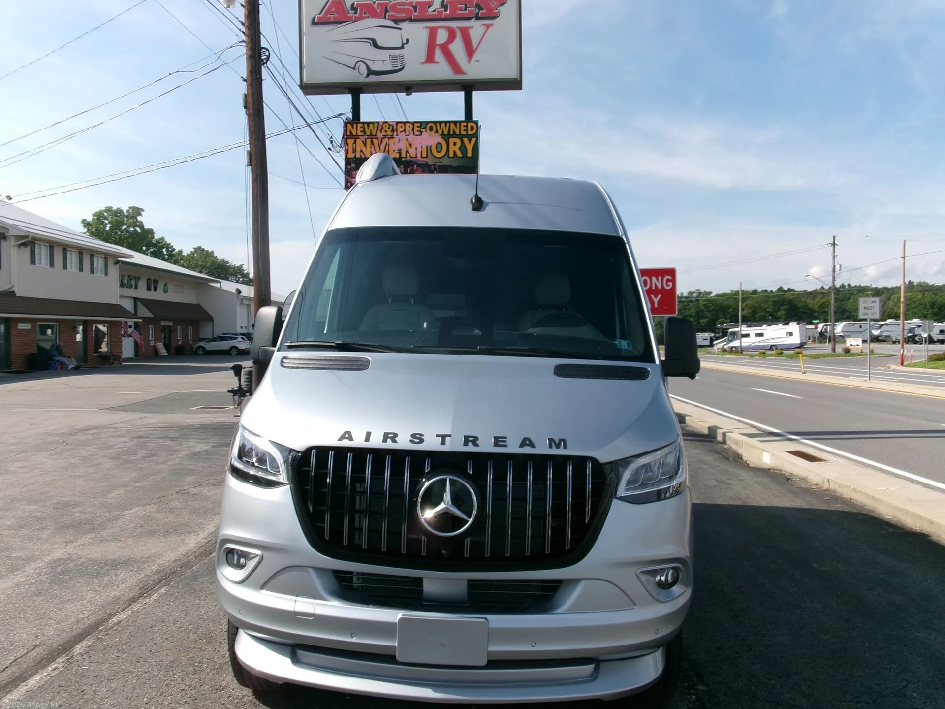 2026 Airstream Interstate 19GT - Photo 4