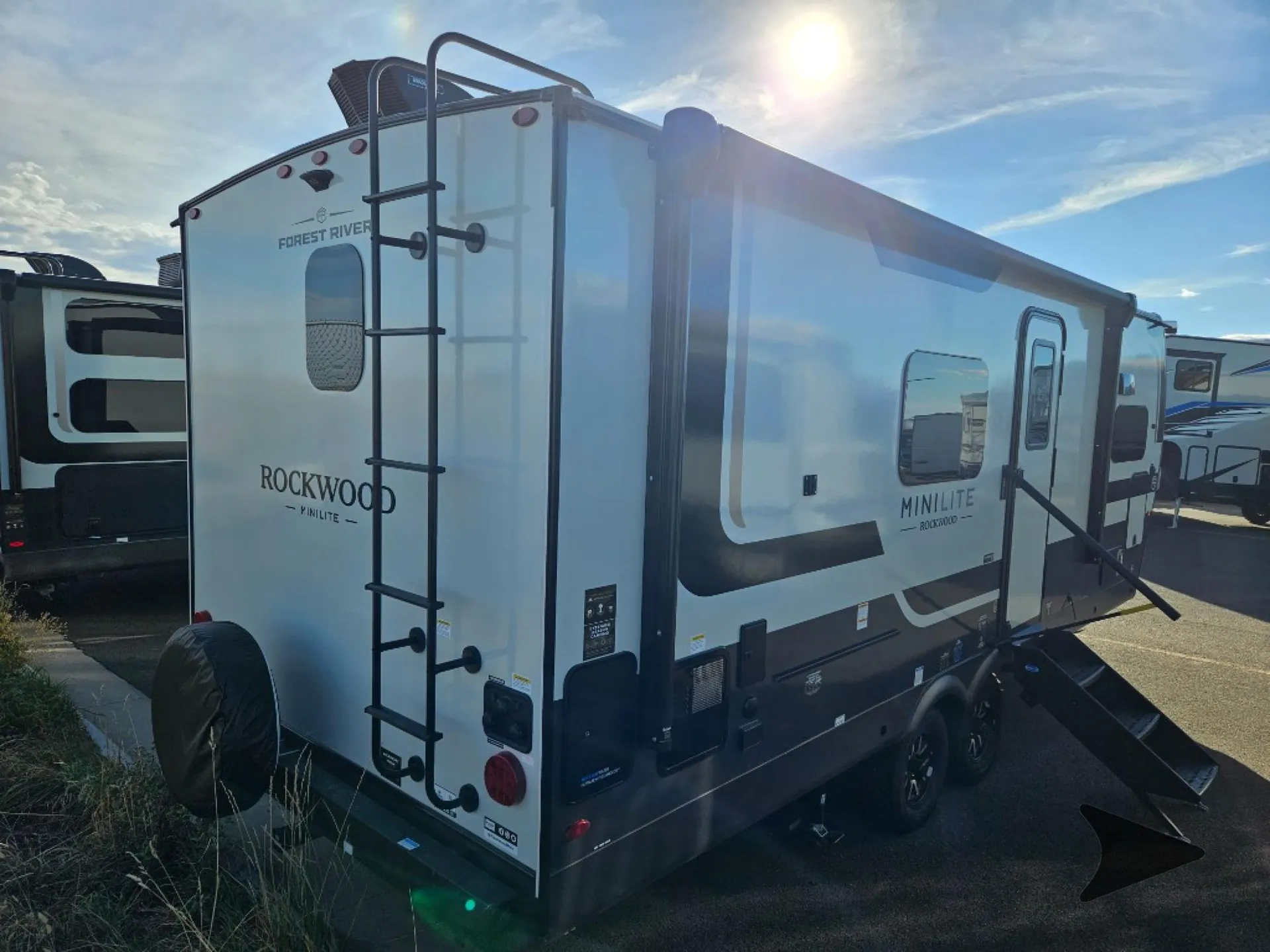 2027 Forest River Rockwood Mini Lite 2523MBR — Photo 7