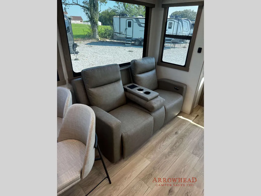 2027 Forest River Rockwood Signature 401SFB, Photos photo 24