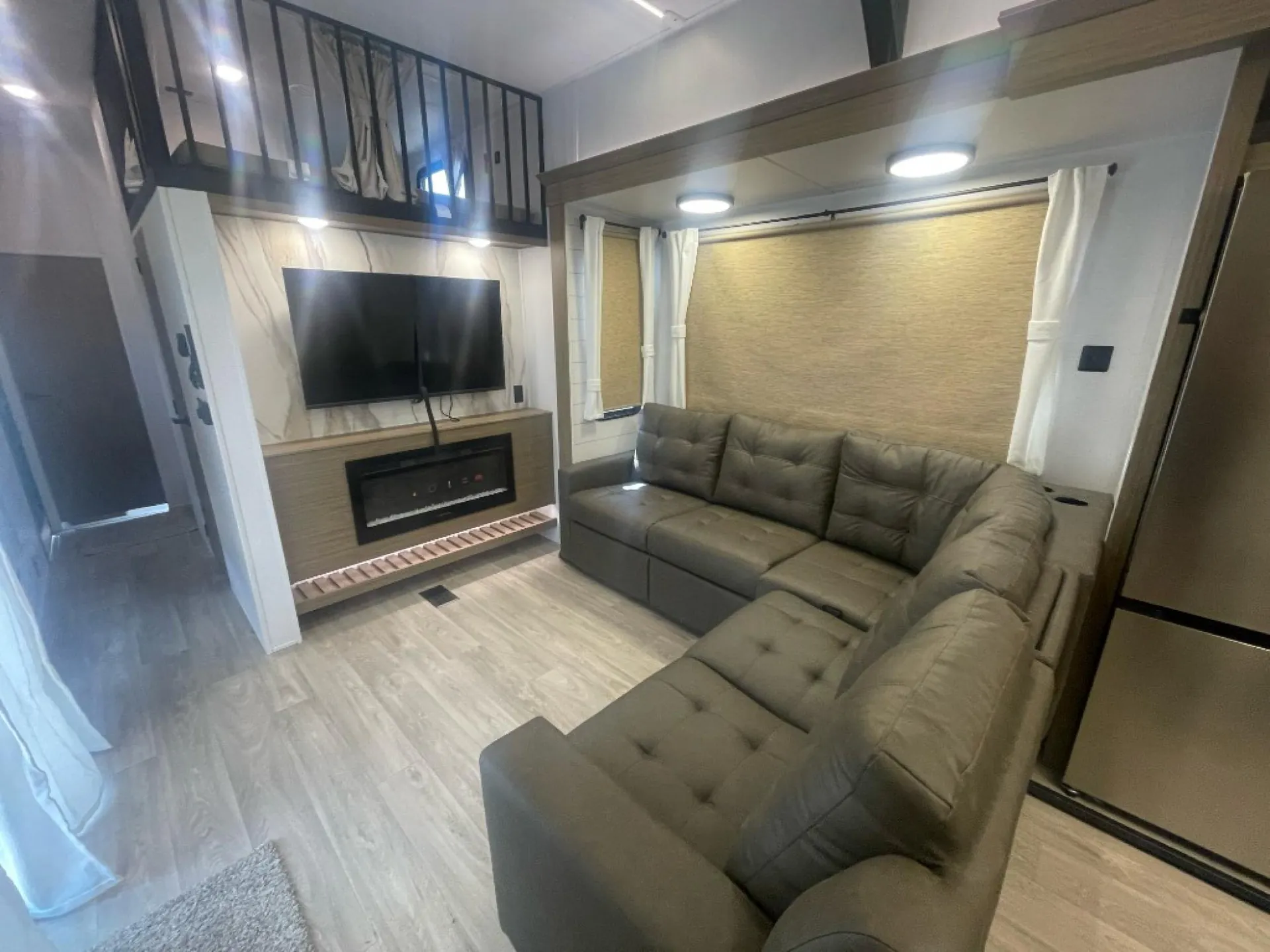2027 Forest River Salem Grand Villa 40FKP - Photo 4