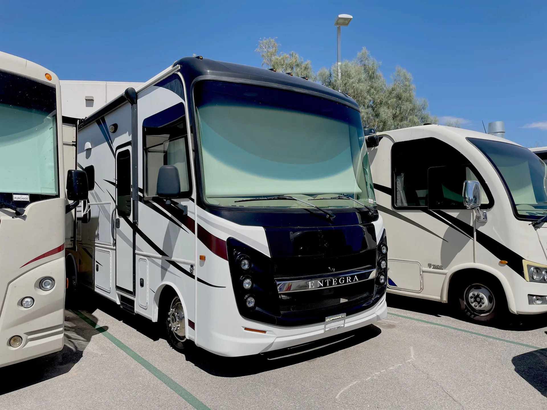 2018 entegra coach Vision 26X - Photo 2