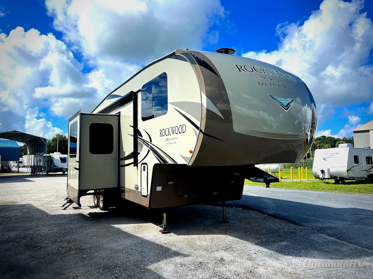 2018 Forest River Rockwood Signature Ultra Lite 8297S - Photo 2