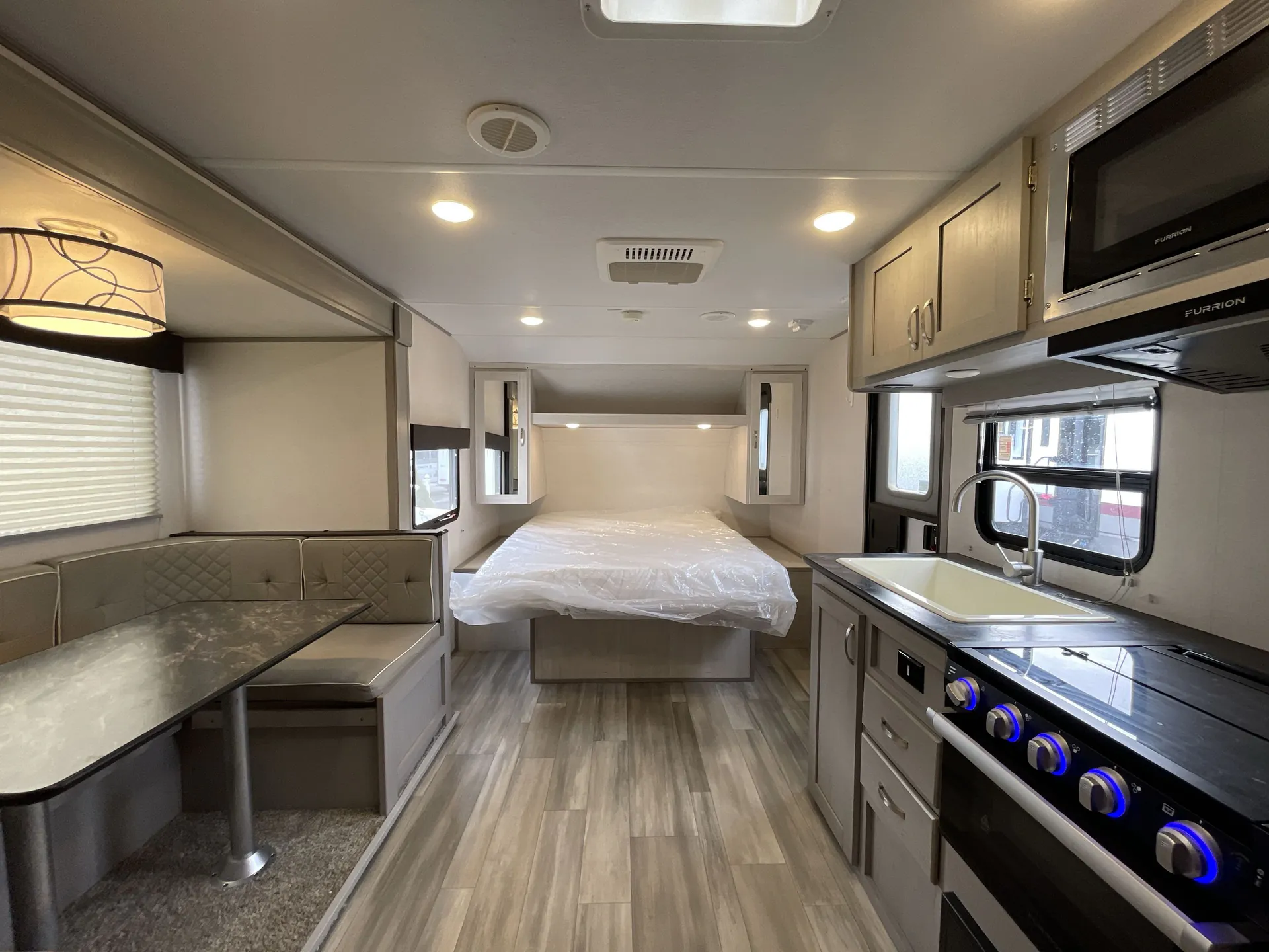 2022 Prime Time Tracer 190RBSLE — living area main