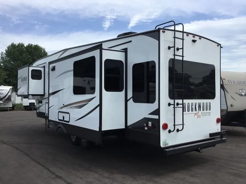 2022 Forest River Rockwood Signature Ultra Lite 8288SB - Photo 4
