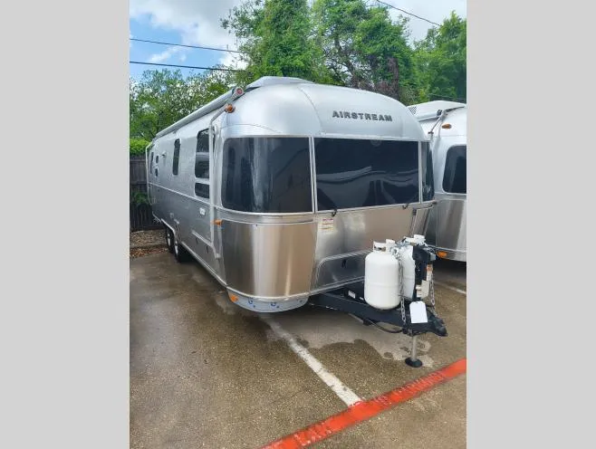 2026 Airstream Flying Cloud 27FB Twin - Photo 2
