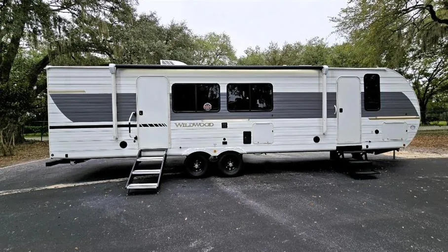 2026 Forest River Wildwood 300ICE — Photo 6