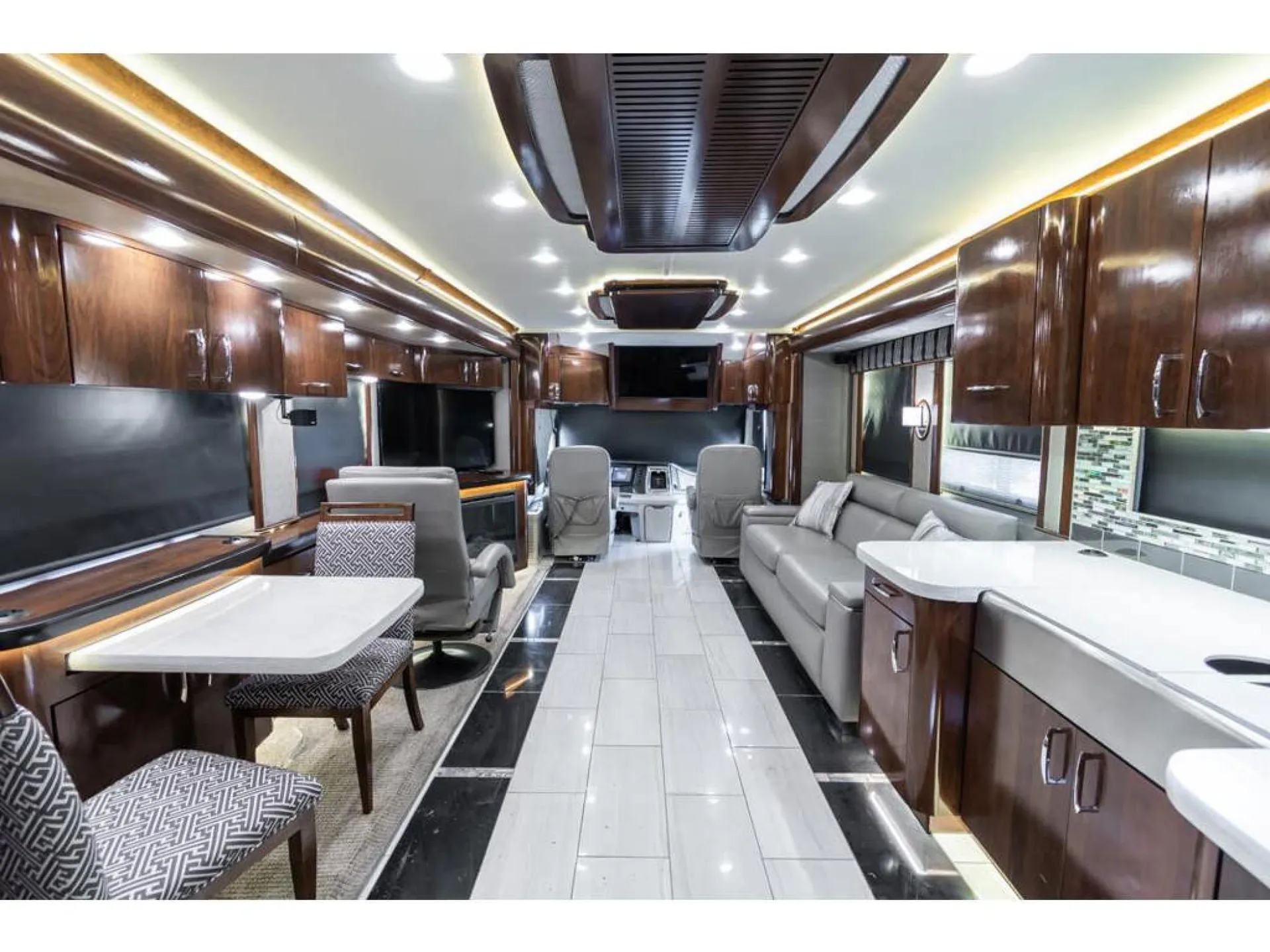 2016 American Coach American Eagle Heritage 45C - Photo 3